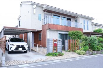 【越谷市】無垢板をふんだんに使った2階リビングと暖炉のある注文住宅