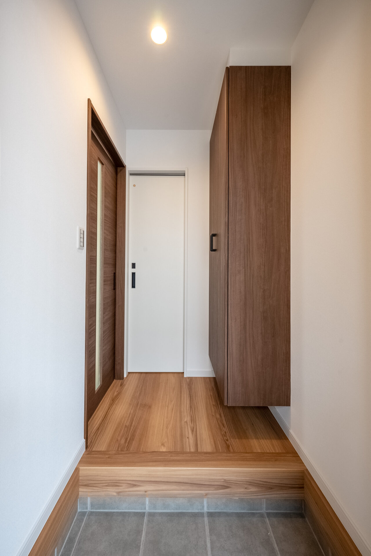 １階世帯の玄関