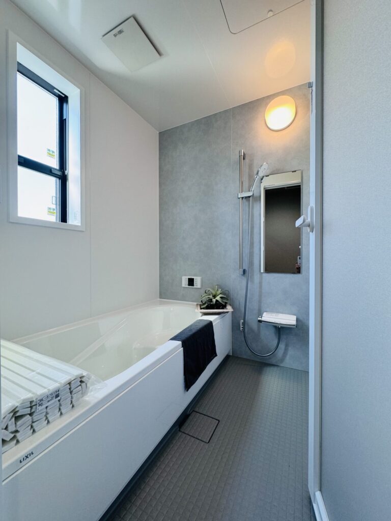 1坪以上ある広々浴室。