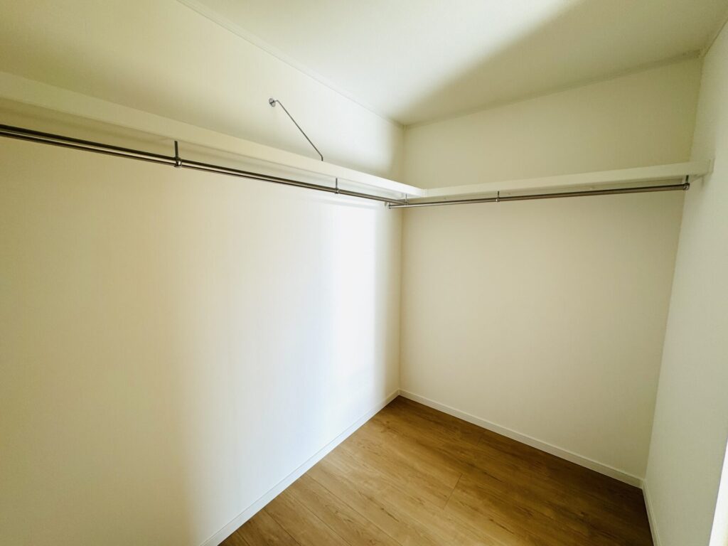 主寝室ウォークインクローゼット3帖